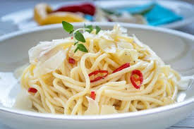 Fur Eingefleischte Knoblauch Fans Haben Wir Ein Tolles Rezept Spaghetti Mit Knoblauch Und Chili Rezepte Knoblauch Rezepte Knoblauch Spaghetti