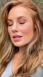 Larissa Rogers's Instagram, Twitter & Facebook