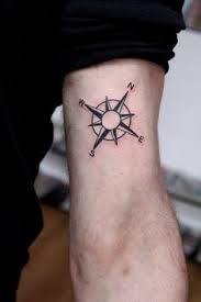 This combination quite clearly expresses the notion of following your heart. 13 Ideeen Over Kompas Tattoo Kompas Tatoeages Tatoeage Ideeen