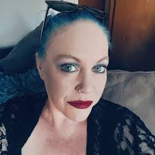 We bow down to the queen of threads 😭