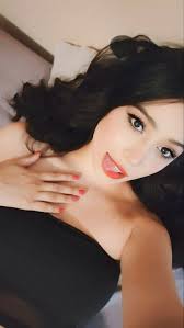 Viendo los comentarios, prácticamente a todos los hombres les gusta una  mujer natural ... pero pregunta sería. Porque les llama la atención una  mujer operada y algunos teniendo chicas bonitas al natural ? ...