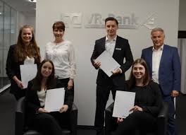 Willkommen auf der startseite ihrer vr bank südpfalz eg. Erfolgreicher Ausbildungsabschluss Bei Der Vr Bank Landsberg Ammersee Eg News
