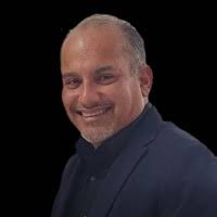 7 perfiles de «René Baez»