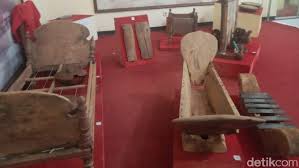 Jika mendengar nama kota lamongan tentu anda langsung berfikir tentang pecel lele dan soto. Gamelan Peninggalan Sunan Drajat Di Lamongan Dikonservasi