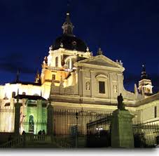 Catedral De Santa Maria La Real De La Almudena Madrid Santa Iglesia Catedral De Santa Maria La Real De La Almudena Madrid Iglesia Catedral Catedral Santa Iglesia