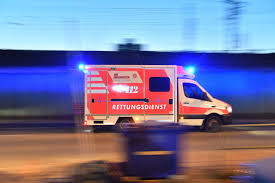 Laut polizei fuhr der fahrer eines kleintransporters am dienstag in. Verletzte Bei Unfall In Brandenburg Reisebus Uberschlagt Sich Auf Autobahn A13 Berlin Tagesspiegel