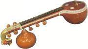 Walaupun musik india dilengkapi dengan teori yang kaya dan membutuhkan notasi, tradisinya diwariskan secara oral antara guru dan murid. Alat Muzik Kaum India Sinthu1987