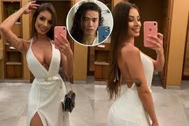 Em seu perfil no instagram, hadga foi questionada sobre como o casal estava após perderem o filho joão miguel, que nasceu prematuro no fim de maio deste ano e morreu poucas horas depois. Whindersson Nunes Se Derrete Por Namorada Com Look Superdecotado Apaixonado Quem Quem News