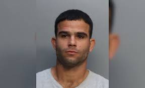 Cubano es detenido tras chocar a un policía de Miami-Dade y abandonar la  escena del accidente