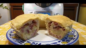 La prima attribuisce la nascita del danubio alla zia austriaca del celebre pasticcere napoletano scaturchio, l'altra rimanda all'epoca dei borbone con il matrimonio tra ferdinando i e maria carolina d'asburgo lorena e le influenze culinarie dei cuochi viennesi. Tortano Per Bimby Tm6 Tm5 Tm31 Youtube