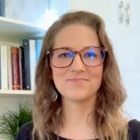 Elise Burke's Instagram, Twitter & Facebook