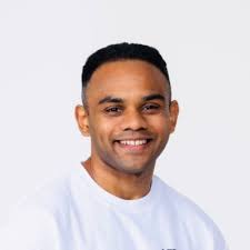 The UBC sign is one of the most iconic photo spots at UBC Vancouver! Tag  someone you want to take a photo with here when we're back