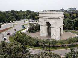 Triumfalna jest wolnostojący monumentalny struktura w kształcie łukiem z jednym lub więcej łukowatych przejściach często celu. Warszawski Luk Triumfalny Glinski Buduje Nowy Pomnik Polityka Newsweek Pl