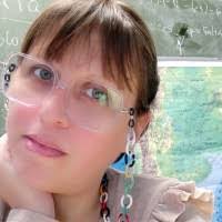 Laura Stricker's Instagram, Twitter & Facebook