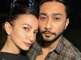 Cancel cancel your follow request to @gauahar_khan. Bollywood Actress Gauahar Khan Banned From Working For 60 Days After Flouting Covid 19 Norms Bollywood Gulf News