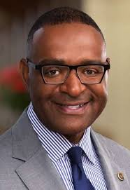 Former board member Boykin, second Democrat to challenge Preckwinkle