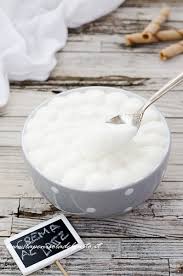 La gelatina per dolci e crostate è un addensante naturale, che si utilizza soprattutto per dare lucentezza alla frutta ed evitare che si ossidi.preparare la gelatina a casa è molto semplice. Crema Al Latte Senza Uova E Senza Gelatina Per Torte E Dessert
