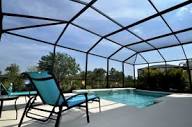 Why Do Pools in Florida Have Enclosures? | Absolute Aluminum