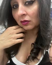 Zayda Flores's Instagram, Twitter & Facebook