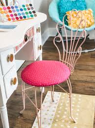 After some time upcycledzine has gathered quite a nice collection of over 500 upcycle design articles. Free Vanity And Chair Makeover 5 Re Fabbed