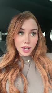 Erin Thrower's Instagram, Twitter & Facebook