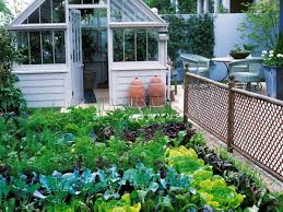 In reality, most small vegetable gardens since the gardeners virtually no space are small, larger for nothing. How To Make Small Kitchen Garden Ideas