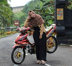Motor ini hasil pengembangan dari model sebelumnya, yaitu crypton, vega dan jupiter itu sendiri sebagai variasi sebelumnya. 10 Tips Modifikasi Jupiter Z Simple 26 Ide Gambar Top Demico Co