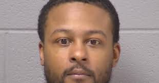 Cops find guns after fleeing driver crashes into tree: police