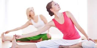Quello che forse non tutti sanno è come lo yoga possa esserti utile nella vita. Hatha Yoga Origini Benefici E Posizioni Principali Greenme
