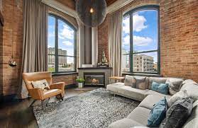 Modern Loft Living Room With Vaulted Ceilings Exposed Brick Exposed Ductwork Hardw Living Room Ideas Exposed Brick Brick Living Room Exposed Brick Apartment