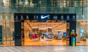 Oleh kerana permintaan atau pemakaian dari peminat jenama itu, nike dan adidas kekal di kedudukan teratas pada tahun 2015 bagi jualan pasaran thailand. Mengenal Nike Brand Sepatu Fenomenal Paling Dicari Di Seluruh Dunia Cermati Com