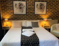 Welcome to the the lodge and annex, sister properties of our flagship. Squatters Homestead Motel In Lismore Hotel Rates Reviews On Orbitz