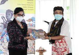We did not find results for: Ny Putri Suastini Koster Ajak Seniman Bali Bangkit Dan Terus Berkarya Pemerintah Provinsi Bali