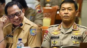 Ya saya tentunya siap menjalankan amanah ini, bismillahi tawakkaltu, saya mohon doa restu. Lihat Gaya Duduk Idham Azis Kaki Diangkat Ke Atas Kursi Padahal Bersebelahan Dengan Tito Halaman All Tribun Manado