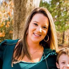 Elisa Vaughan's Instagram, Twitter & Facebook