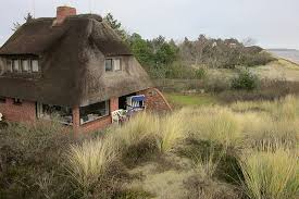 Bei dieser zauberhaften reetkate mit herrlichem wattblick handelt es sich um ein kulturdenkmal aus dem jahr 1790. Ferienhaus Am Watt Ferienwohnungen Ferienwohnung Auf Der Insel Sylt