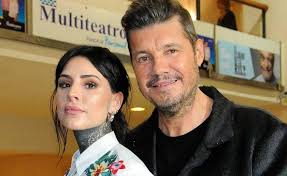 Marcelo tinelli en las nuevas instalaciones de su productora. Marcelo Tinelli Se Disfrazo De Superman Y Su Hija Cande Se Burlo De El Multirubro La 100