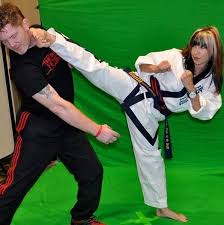 Pin By Jluigi On Female Martial Artists Female Martial Artists Karate Martial Arts Martial Arts Women