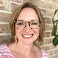 Gloria Hopper's Instagram, Twitter & Facebook