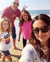 And bruce kind of reminds me of my dad with the goatee, aww makes me miss him. Bruce Willis Insider Besteht Darauf Dass Es Keine Probleme Mit Seiner Frau Gibt Da Er Mit Ex Demi Moore Unter Quarantane Steht Nach Welt