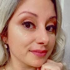 Lori Oberlin's Instagram, Twitter & Facebook