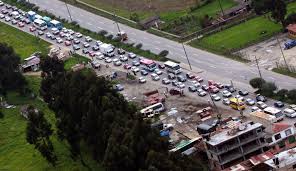 Durante la mañana hasta el mediodía podrán operar normal los vehículos particulares, sim embargo, las placas pares tendrán pico y placa para ingresar al municipio de soacha entre las 12:00 pm y las 4:00 pm, mientras que las placas impares entre las 4:00 pm y las 8:00 pm. Pico Y Placa Soacha Pico Y Placa En La Autopista Sur Se Mantiene Para Los Proximos Festivos Bogota Caracol Radio