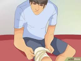 Ya, ketika terkelir atau keseleo memang akan terasa sakit dan bengkak karena peredaha darah terhambat karena urat terkilir. Cara Merawat Lutut Terkilir 13 Langkah Dengan Gambar Wikihow