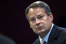 Schwab CEO Bettinger to Step Down as Firm Revamps Its Bank