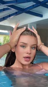 Veronica Durden's Instagram, Twitter & Facebook