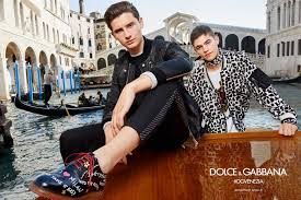 Berkat ke duit masuk pakai baju seksa macam tu. 7 Fashion Brand Asal Italia Yang Paling Berpengaruh Di Dunia Highlight Id