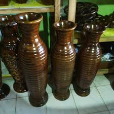 Ruang tamu minimalis harus menyediakan ruang yang cukup untuk berkumpul, menonton tv dan berehat dengan selesa. Jual Hiasan Murah Ruang Tamu Satu Set Guci Merak Kayu Jati Super Kota Surabaya Nevi Galery Tokopedia