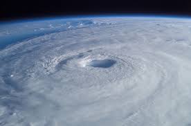 En meteorología, el término ciclón tropical se usa para referirse a un sistema tormentoso caracterizado por una circulación cerrada alrededor de un centro de baja presión que produce fuertes vientos y abundantes lluvias. Ciclon Tropical Uragan Isabel Fotografie GratuitÄƒ Pe Pixabay