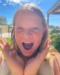 Michelle Hallenbeck's Instagram, Twitter & Facebook