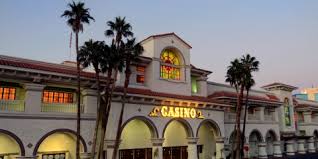 The gold coast hotel and casino is a hotel and casino located in paradise, nevada. Gold Coast Hotel Las Vegas Deals Info Las Vegas Advisor